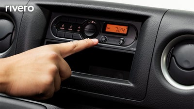 2025 Nissan URVAN PANEL AMPLIA AA