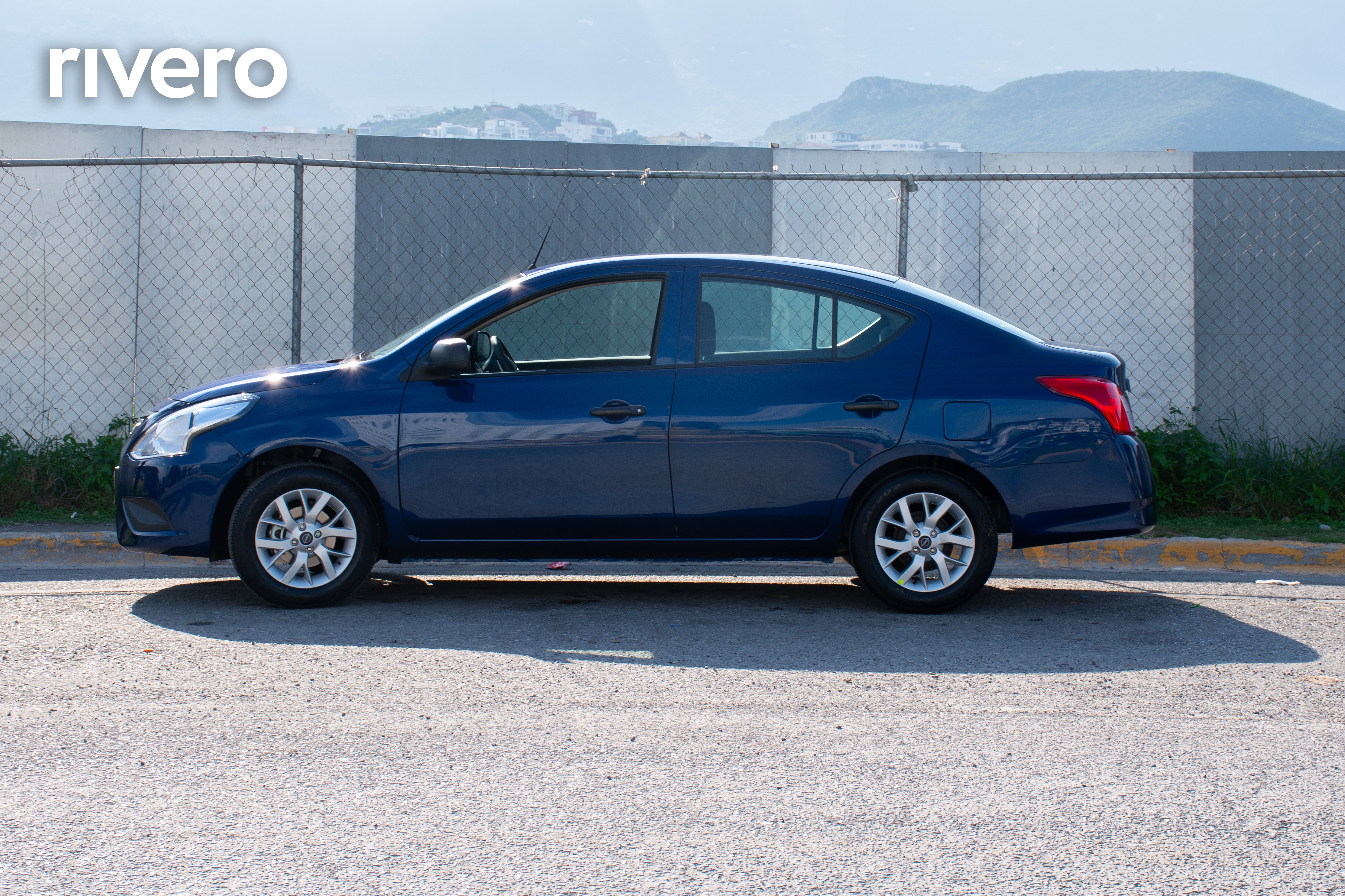 2025 Nissan V-DRIVE MT A/C Audio