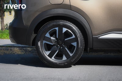 2025 Nissan KICKS PLATINUM CVT