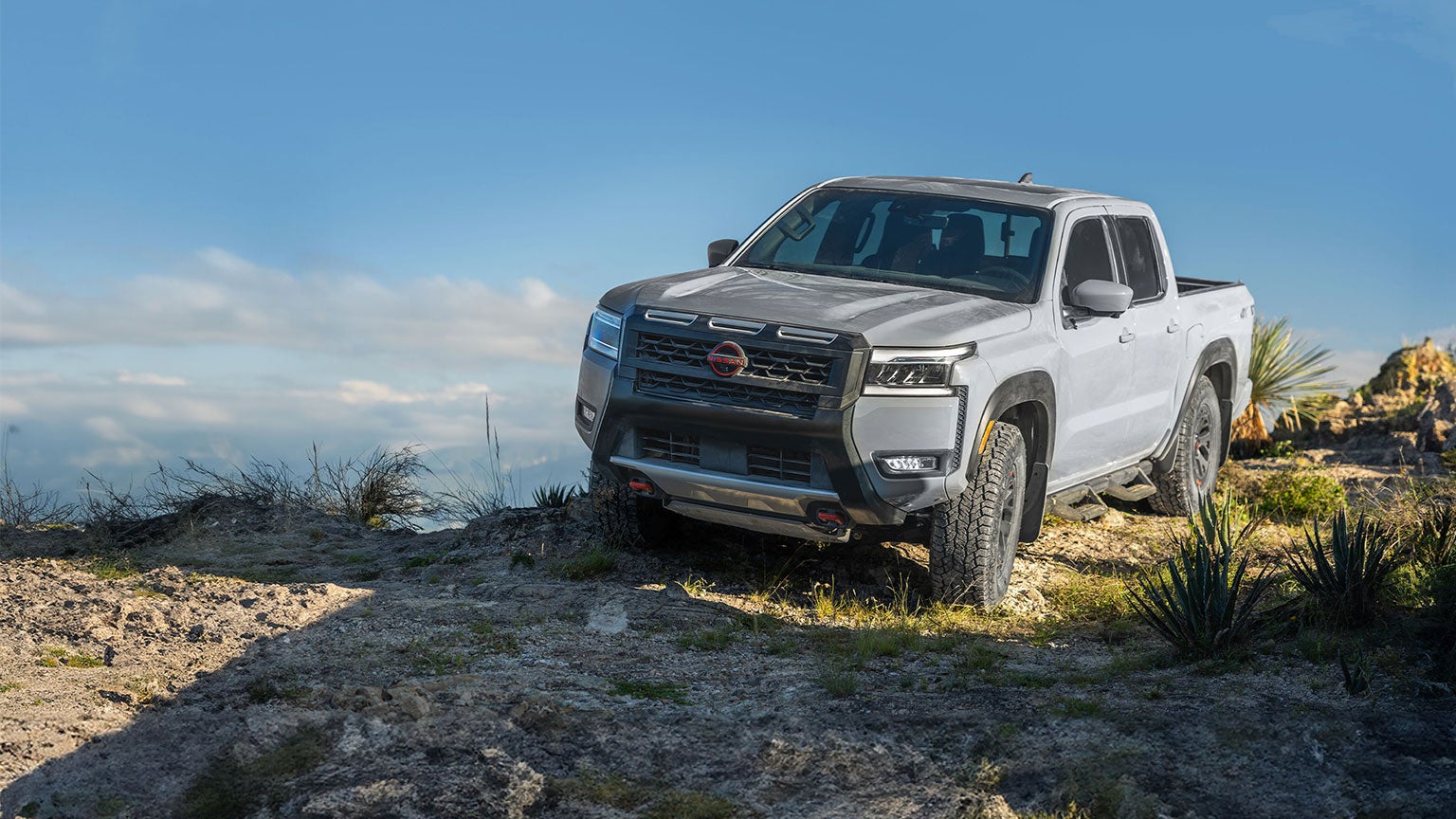 Nissan Frontier V6 PRO-4X Exterior1